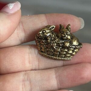 4/$50 Easter bunny on basket  vintage brooch 🐰